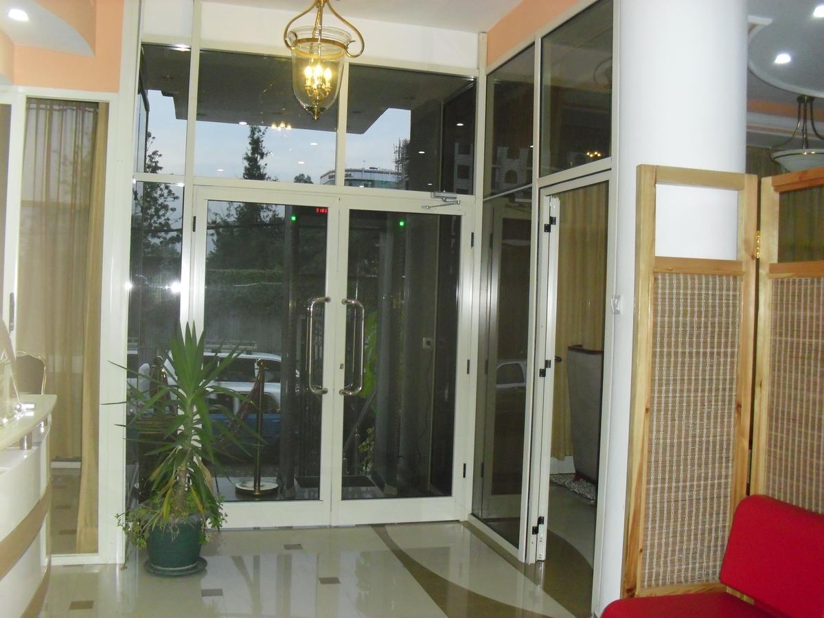 C Fun Addis Hotel Exterior foto